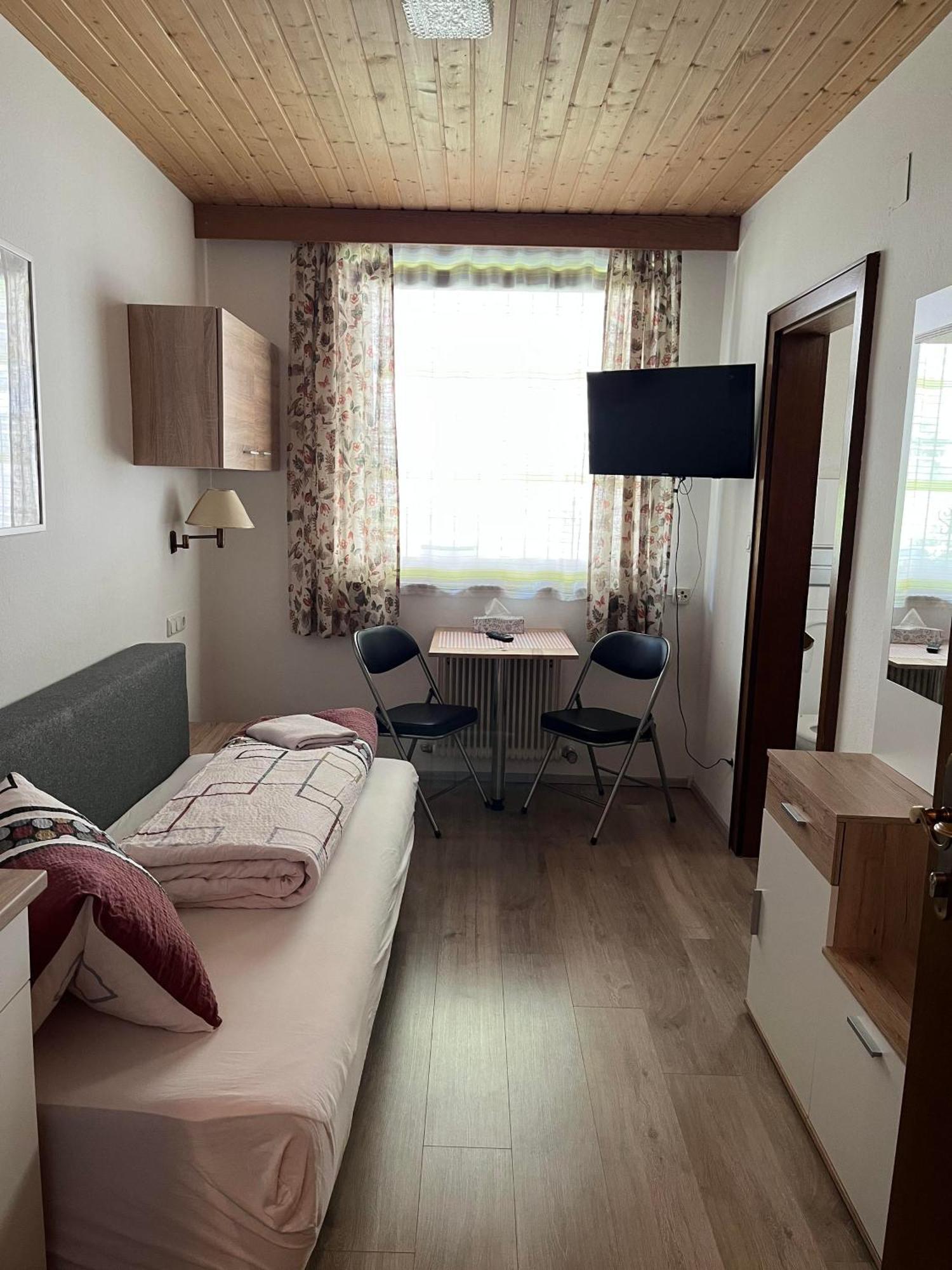 Pension Steiner, 6143 Matrei Am Brenner!!Check-In Between 15 - 21 O'Clock!! No Breakfast Muhlbachl Zewnętrze zdjęcie